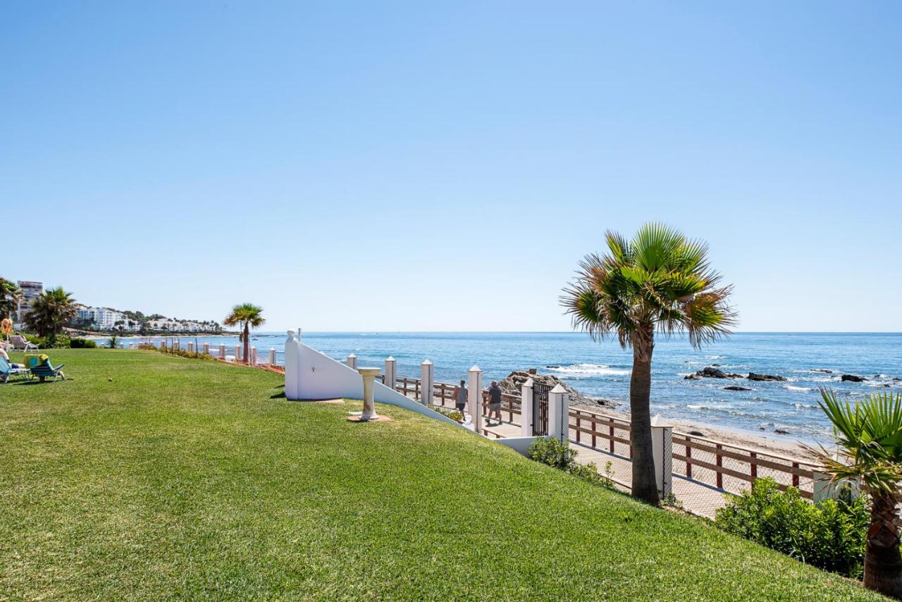 Apartamento en primera línea de Playa Lucera, La Cala de ...
