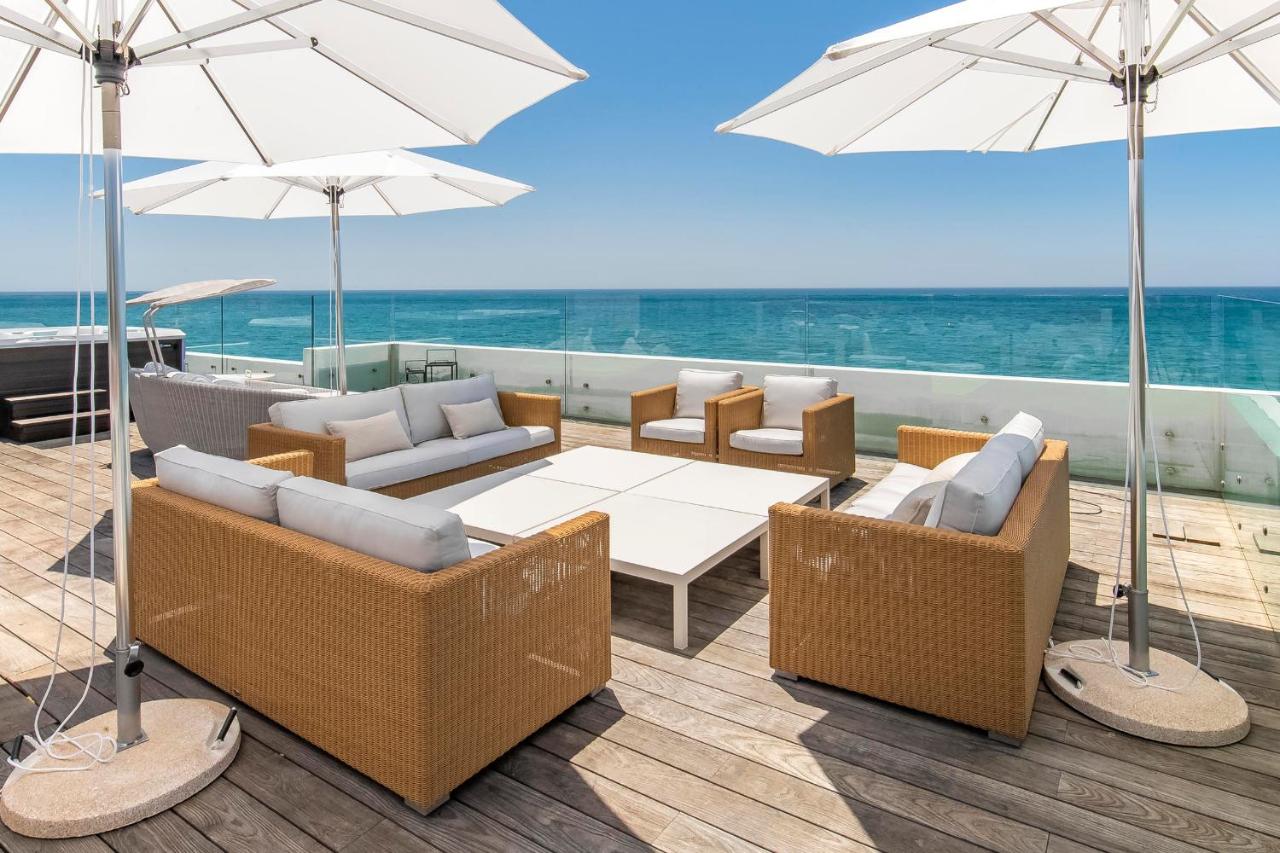 Villa first line beach, 6 bedrooms, private pool, Costabella ...