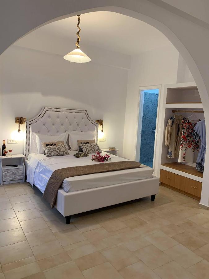 Philoxenia Hotel & Studios - 2