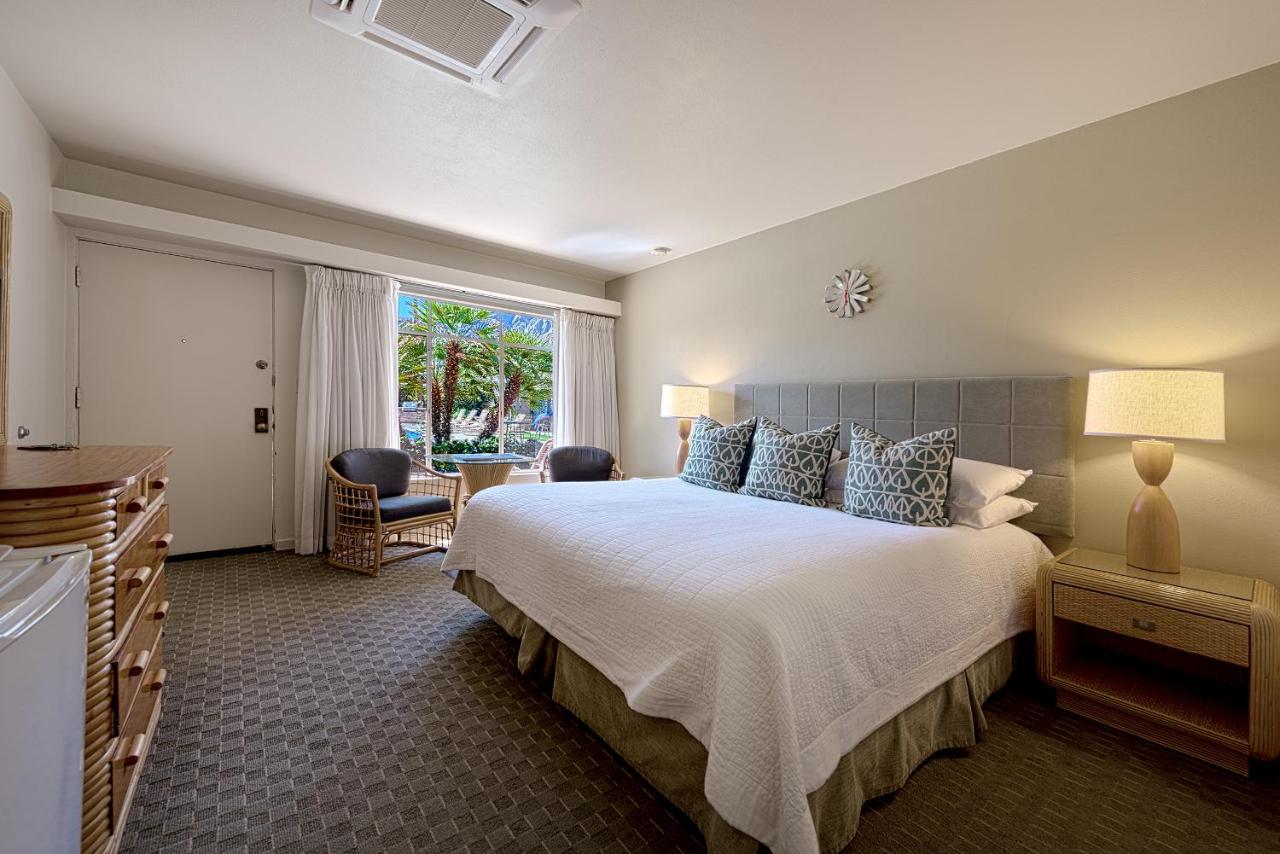 Desert Hills - 21 and Over - A Town & Desert Boutique Hotel — photo 10