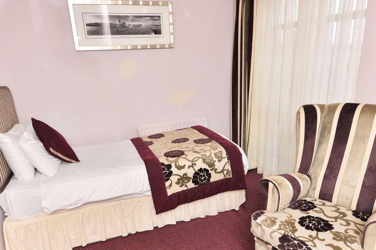 The Loughshore Hotel - Laterooms