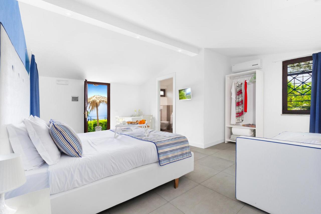 AMORE RENTALS - Villa Claudia photo