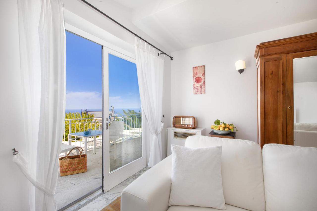 AMORE RENTALS - Villa Claudia photo