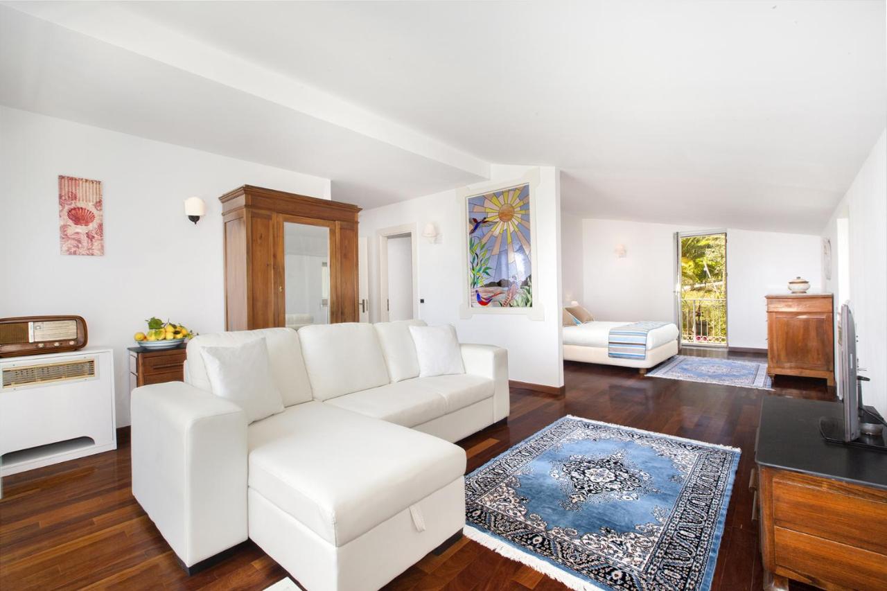 AMORE RENTALS - Villa Claudia photo