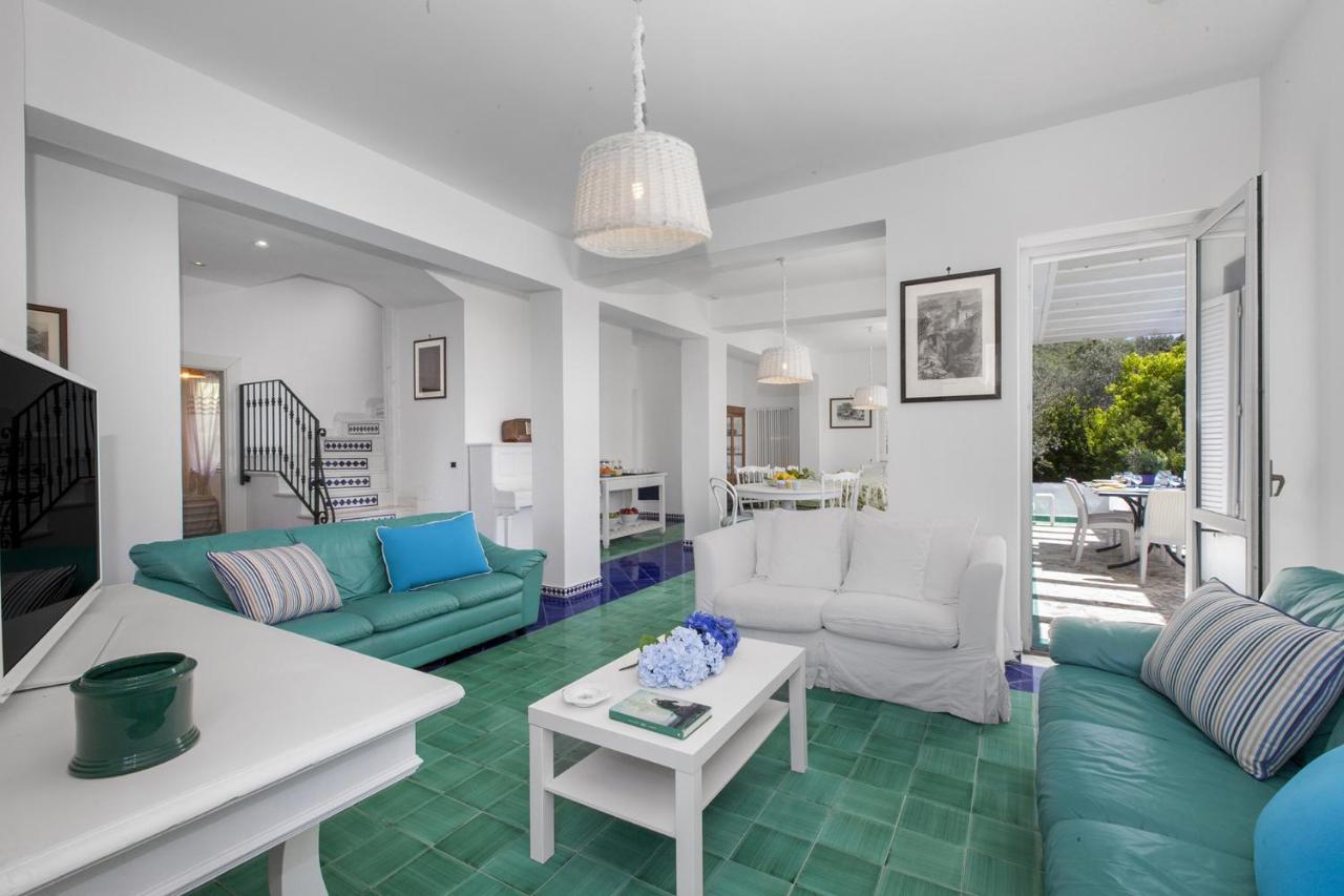 AMORE RENTALS - Villa Claudia photo