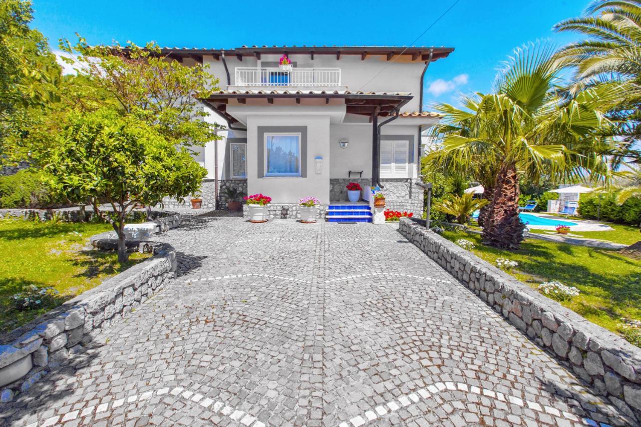 AMORE RENTALS - Villa Claudia photo