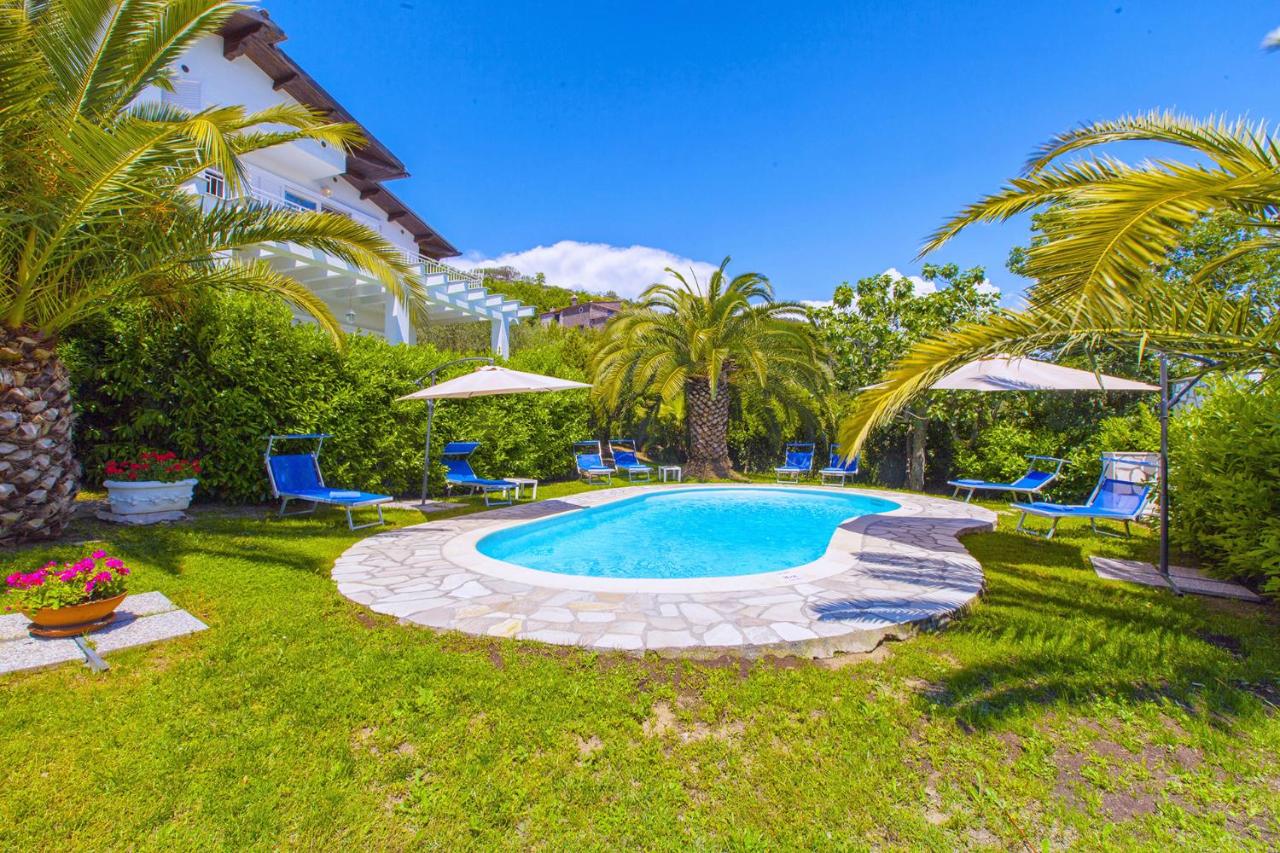 AMORE RENTALS - Villa Claudia photo