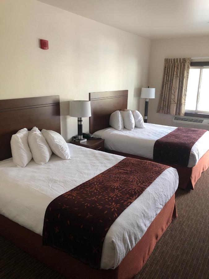 Yellowstone Big Rock Inn — photo 10