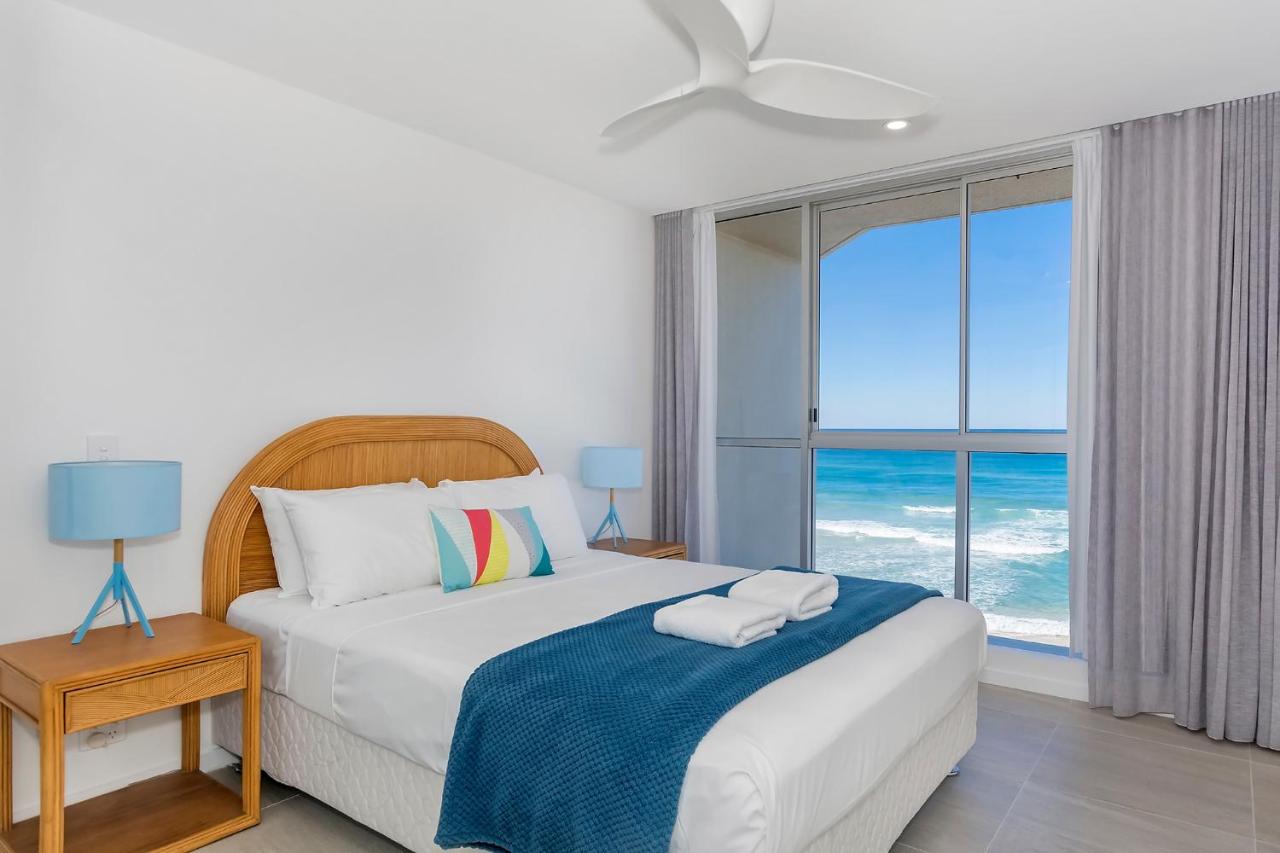 Golden Sands on the Beach - Absolute Beachfront Apartments photo
