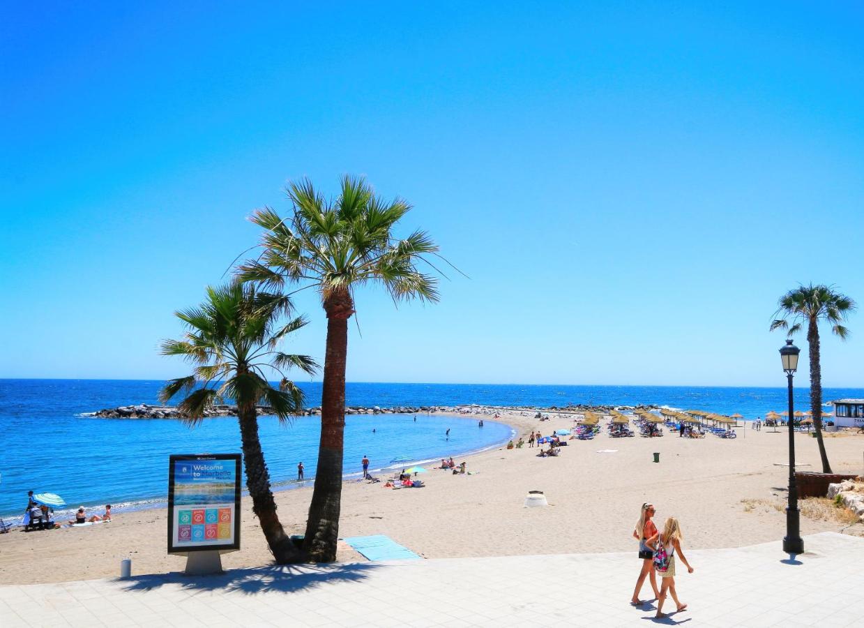 Beach: Beachfront Luxury Apartment, Puerto Banús, Marbella