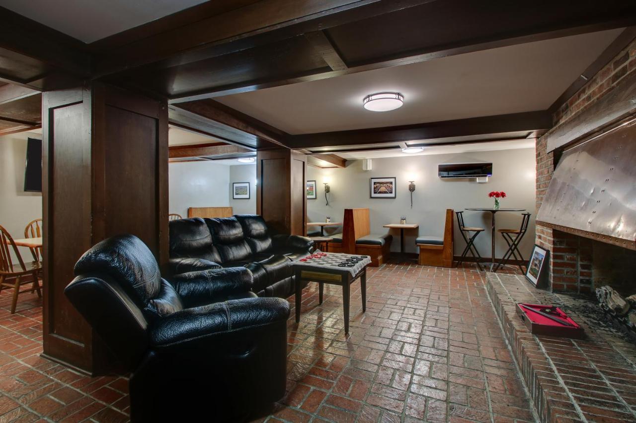 Carriage Hill Motel Inc — photo 23