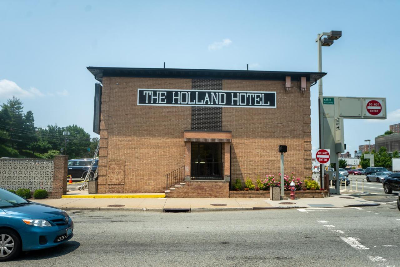 Holland Hotel Jersey City Free Parking — photo 10