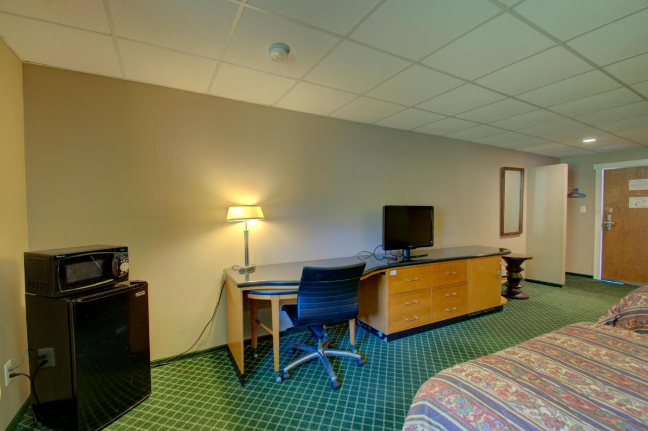 Village Inn — photo 14