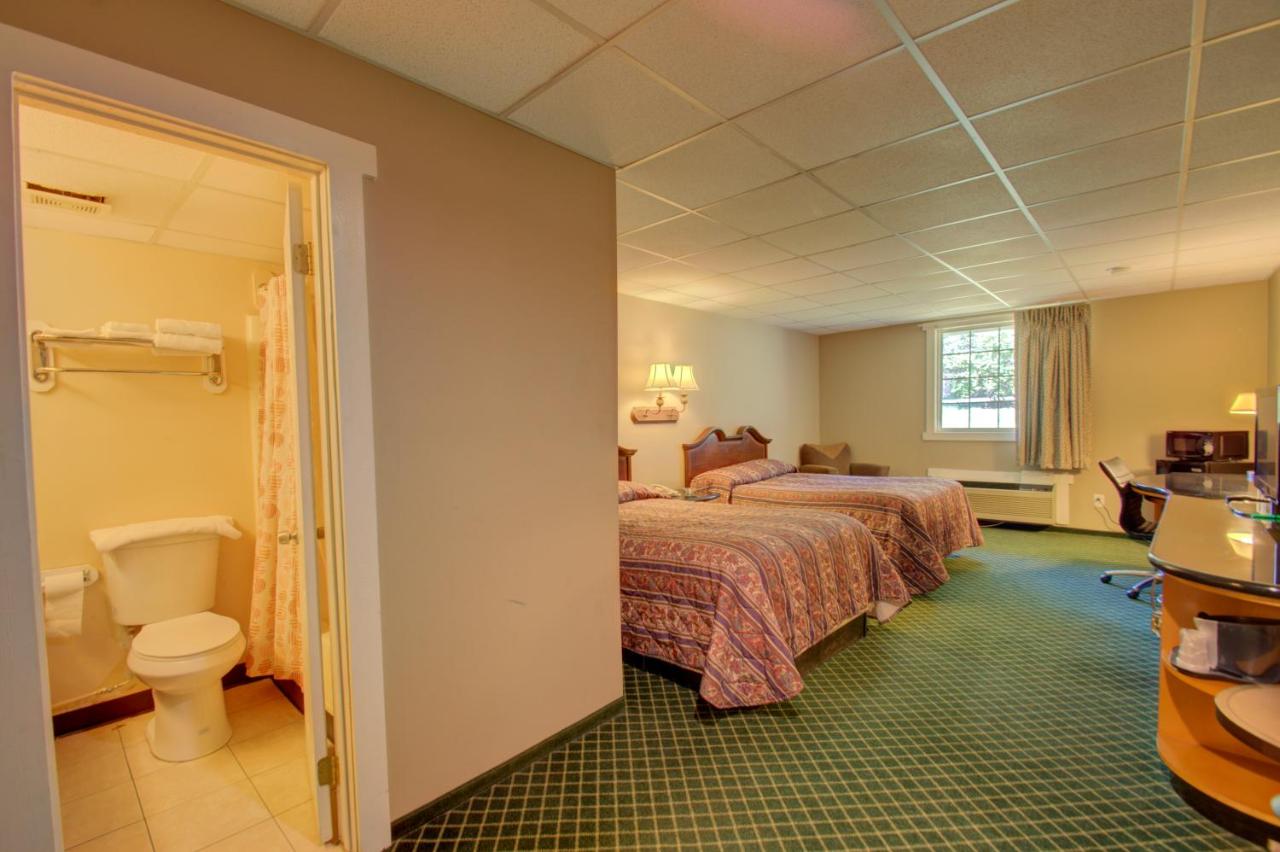 Village Inn — photo 15