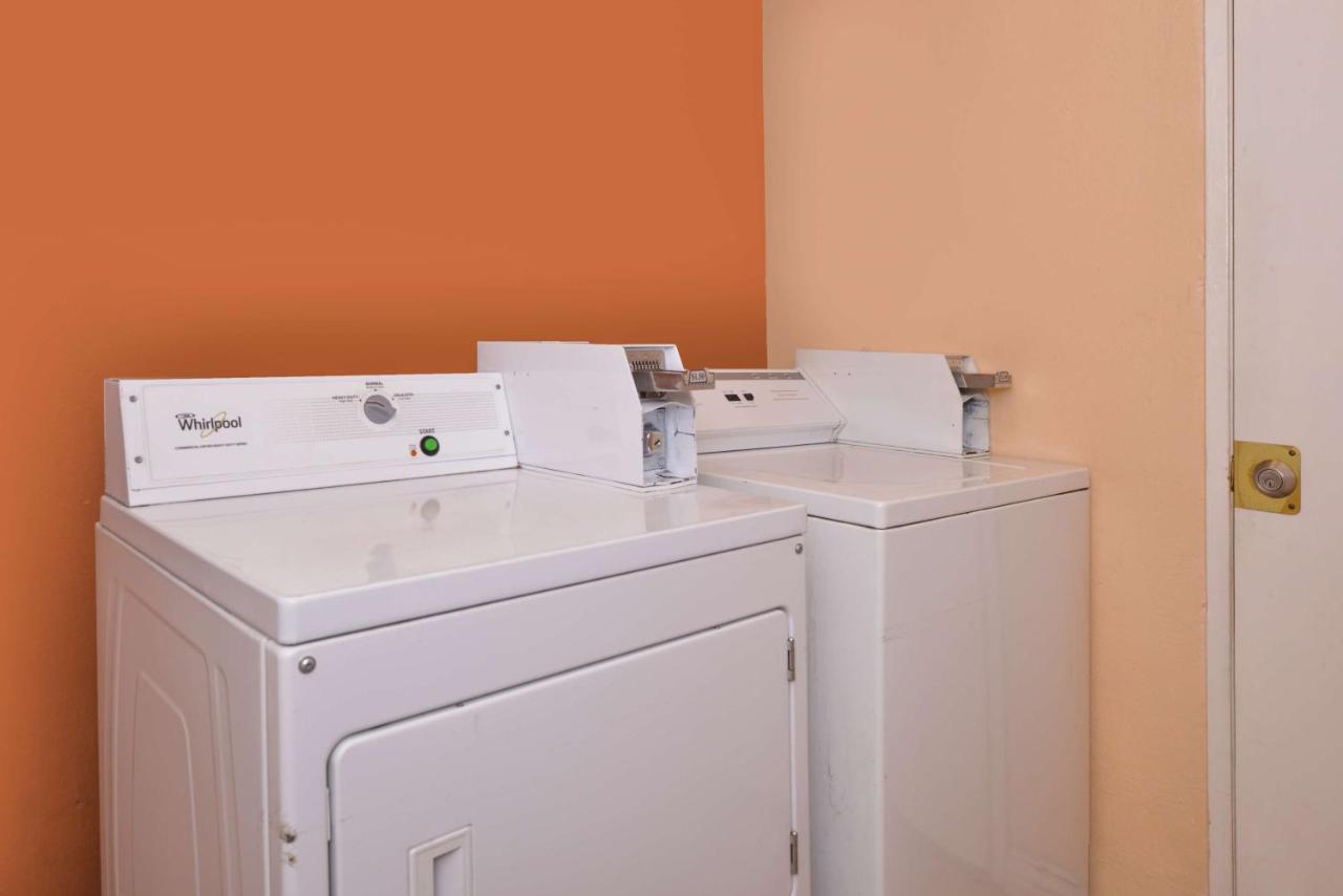 Laguna Inn and Suites — photo 15