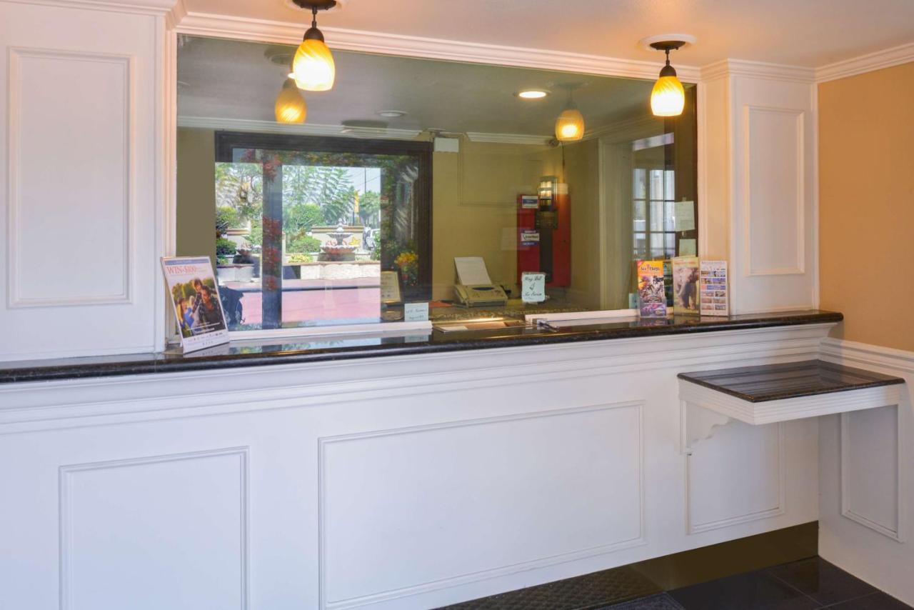 Laguna Inn and Suites — photo 3