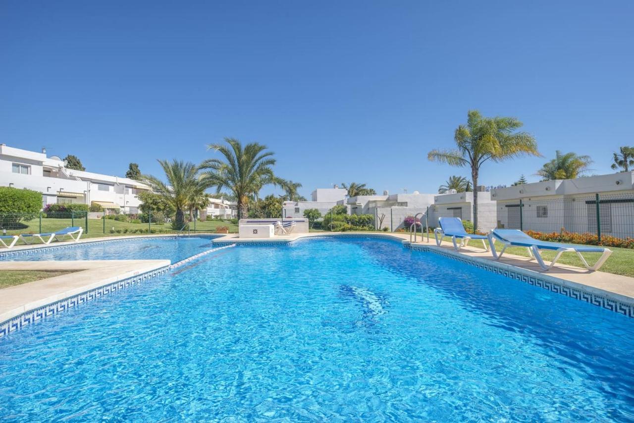 3 bedroom garden apartment, pool, Aloha Sur, Puerto Banus ...