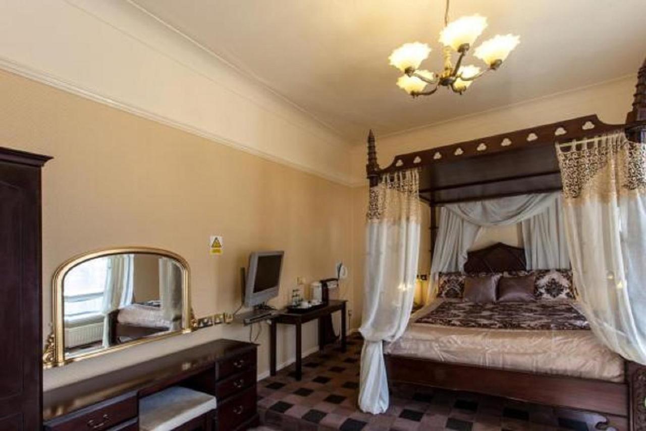 Scarisbrick Hotel, Southport - Laterooms