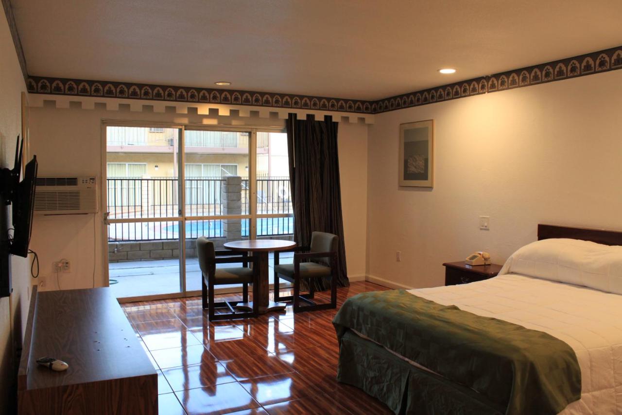 Menifee Inn — photo 2