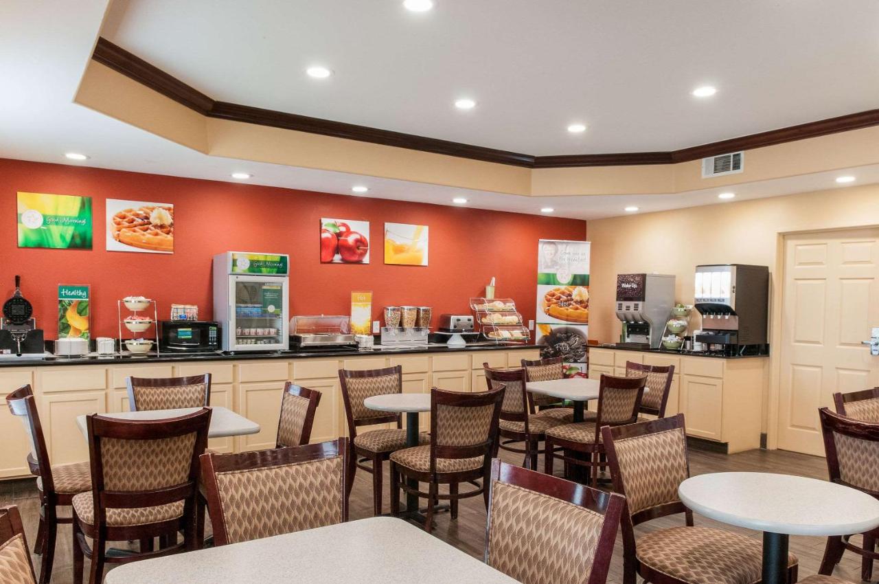 Clairmont Inn & Suites — photo 23