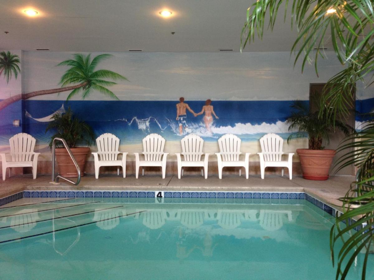 Rooftop swimming pool: Hotel Monte Carlo Ocean City