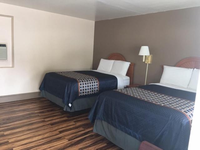 Hilltop Inn — photo 10