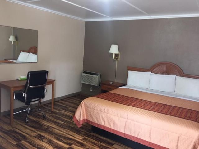 Hilltop Inn — photo 14