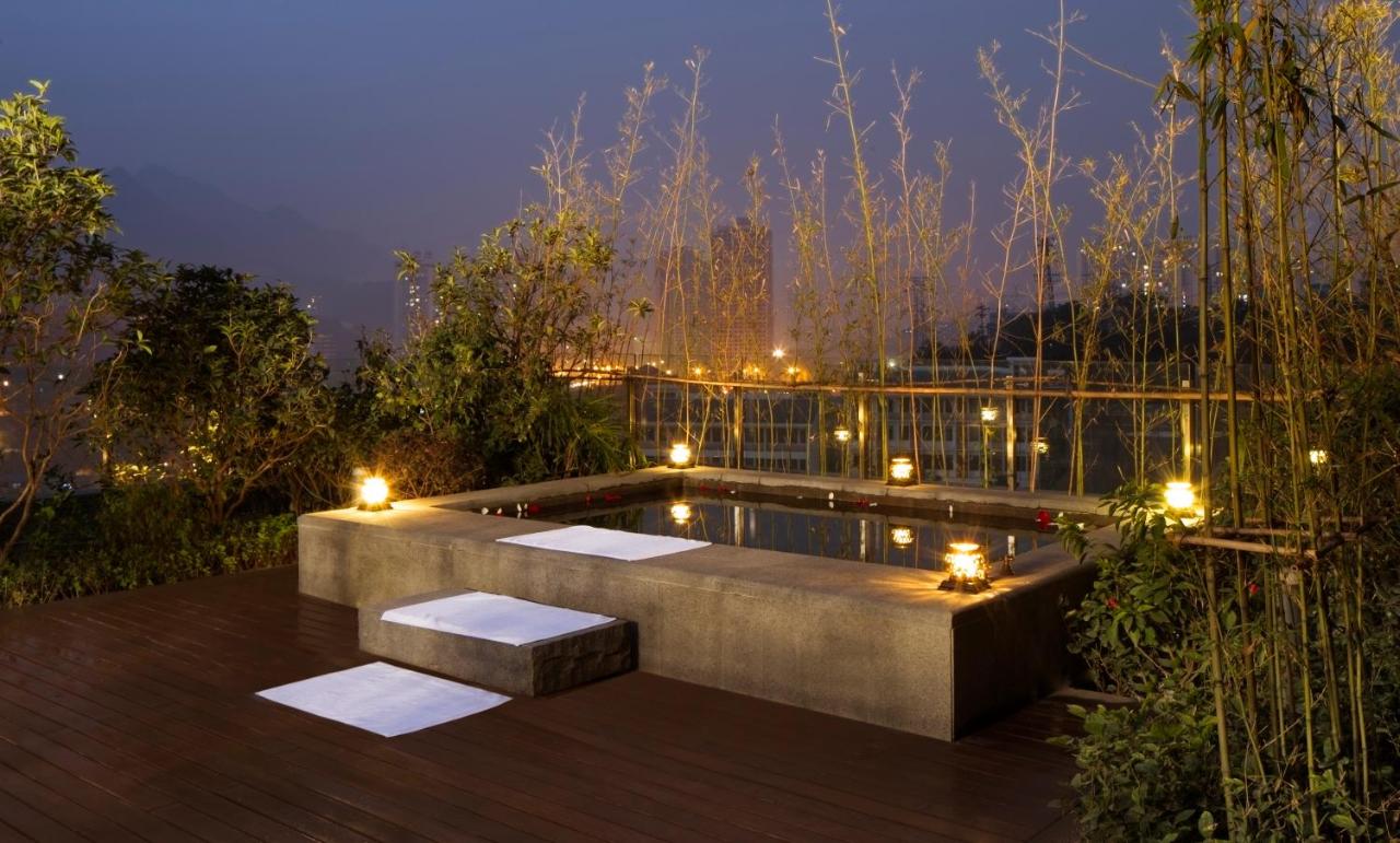 Spa hotel: Radisson Blu Hotel Chongqing Sha Ping Ba