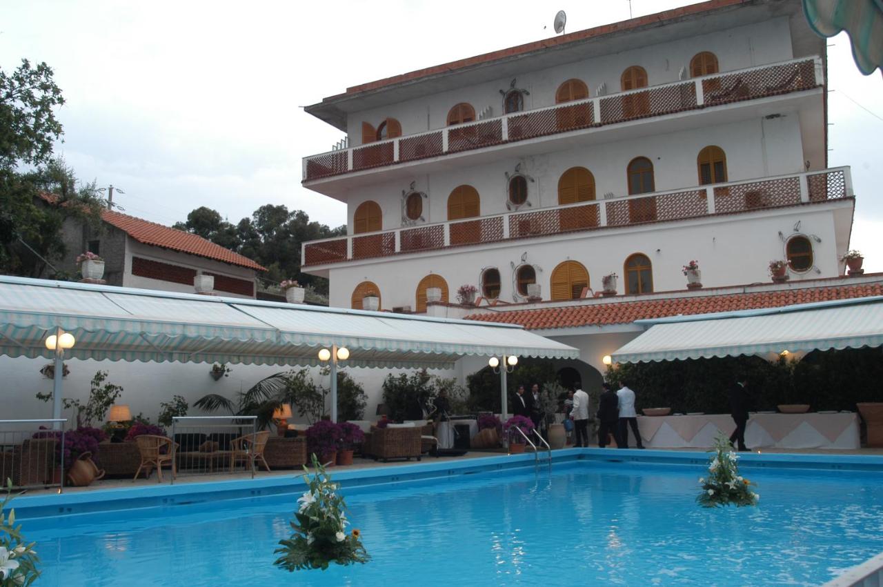 Hotel Ristorante La Tartaruga, Capo dʼOrlando – Updated 2023 Prices