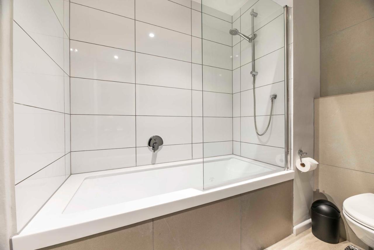 C504 Woodstock Quarter - 3