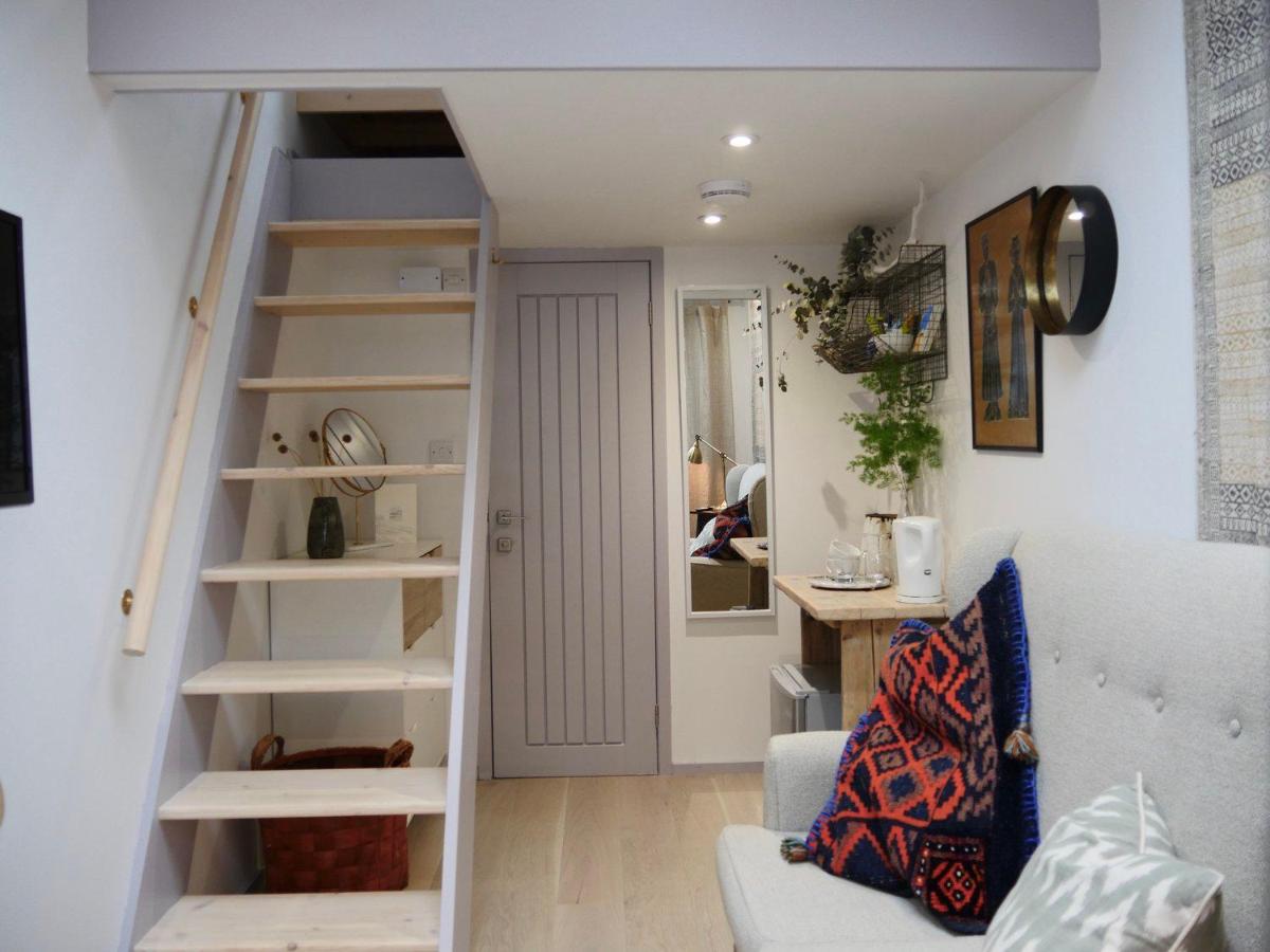 Studio - Split Level