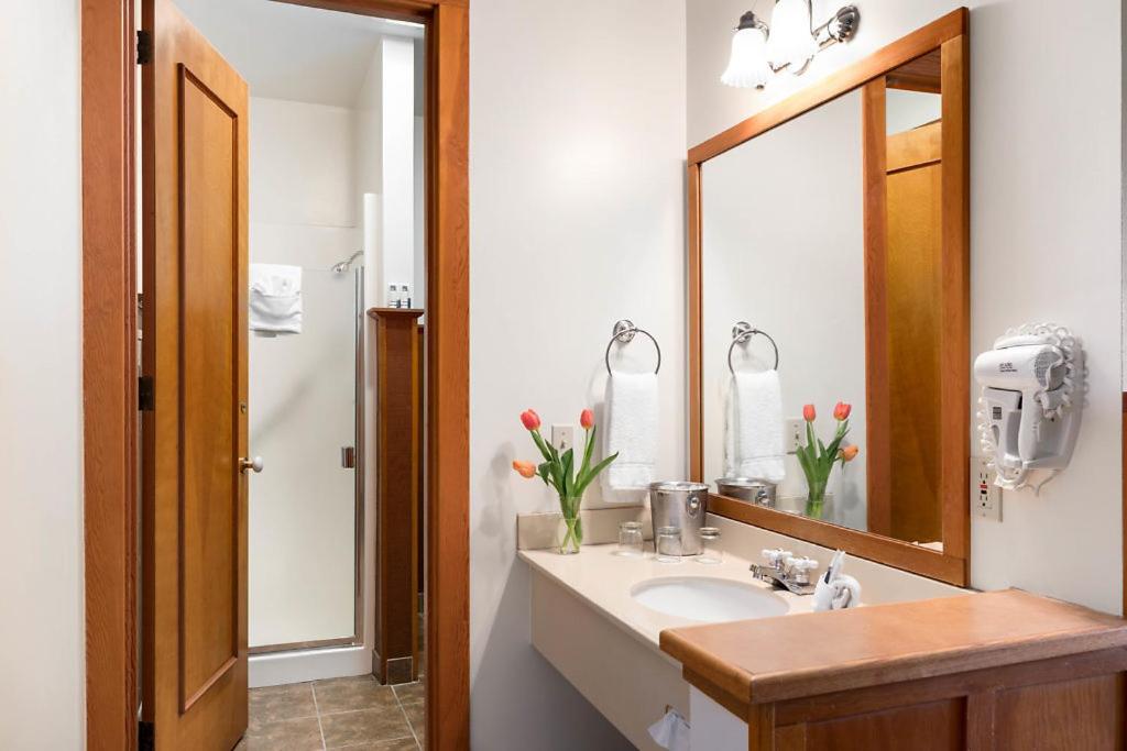 The La Conner Inn — photo 7