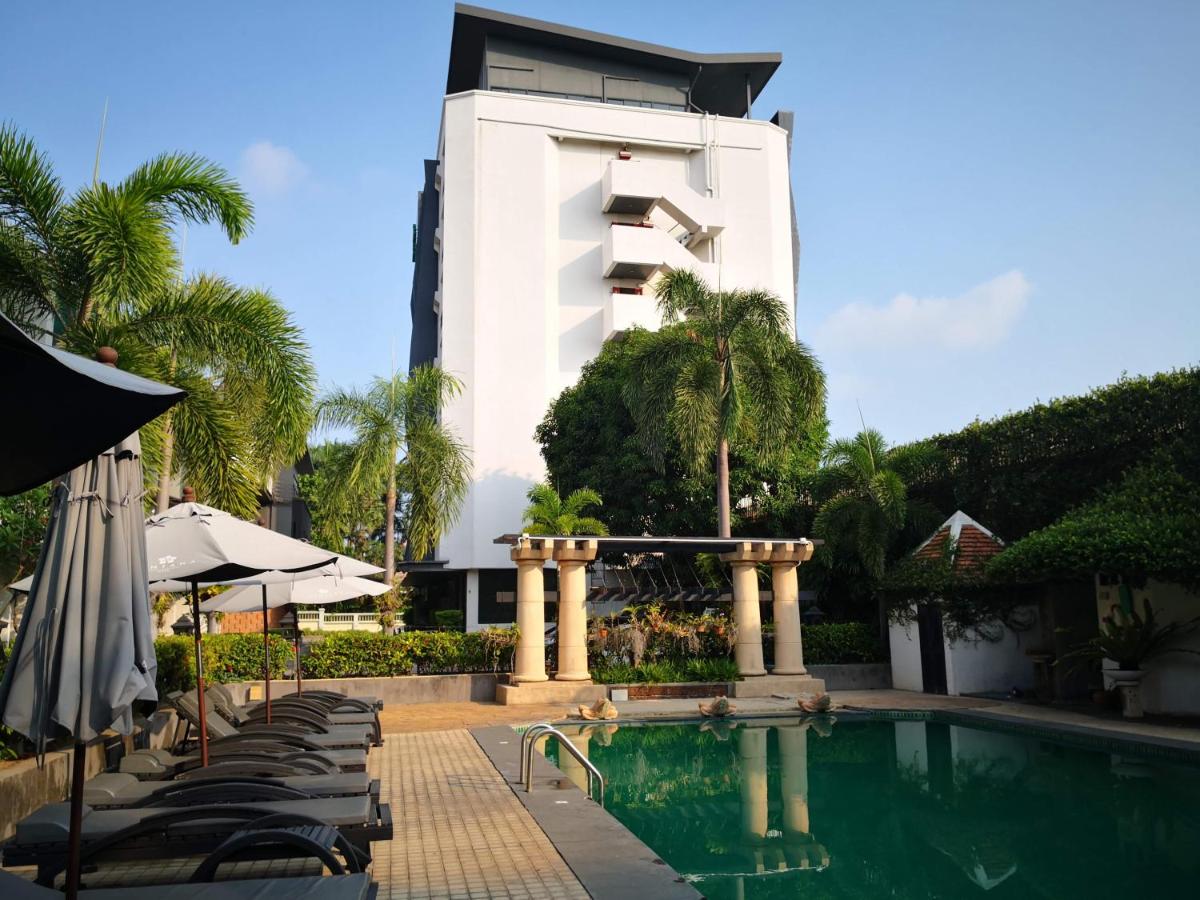 Heated swimming pool: Lantana Pattaya - SHA Extra Plus