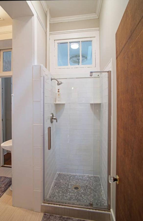 101 E Waldburg Cozy Cottage Just Off Of Forsyth Park Savannah Precios Actualizados 2022 101 E Waldburg Cozy Cottage Just Off, Why Do Old Houses Have Showers In The Basement