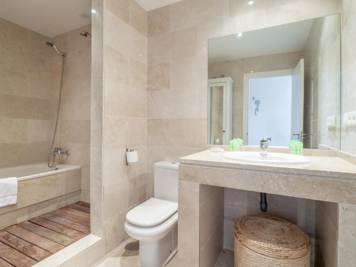 2283-Modern apt with terrace Gibraltar-sea view, Manilva ...