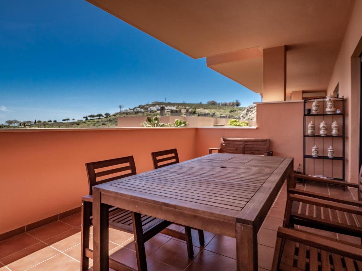 2283-Modern apt with terrace Gibraltar-sea view, Manilva ...