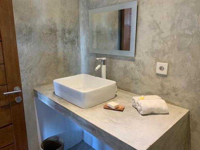 3 Monkeys Lembongan Studio apartments gym recovery centre - 3