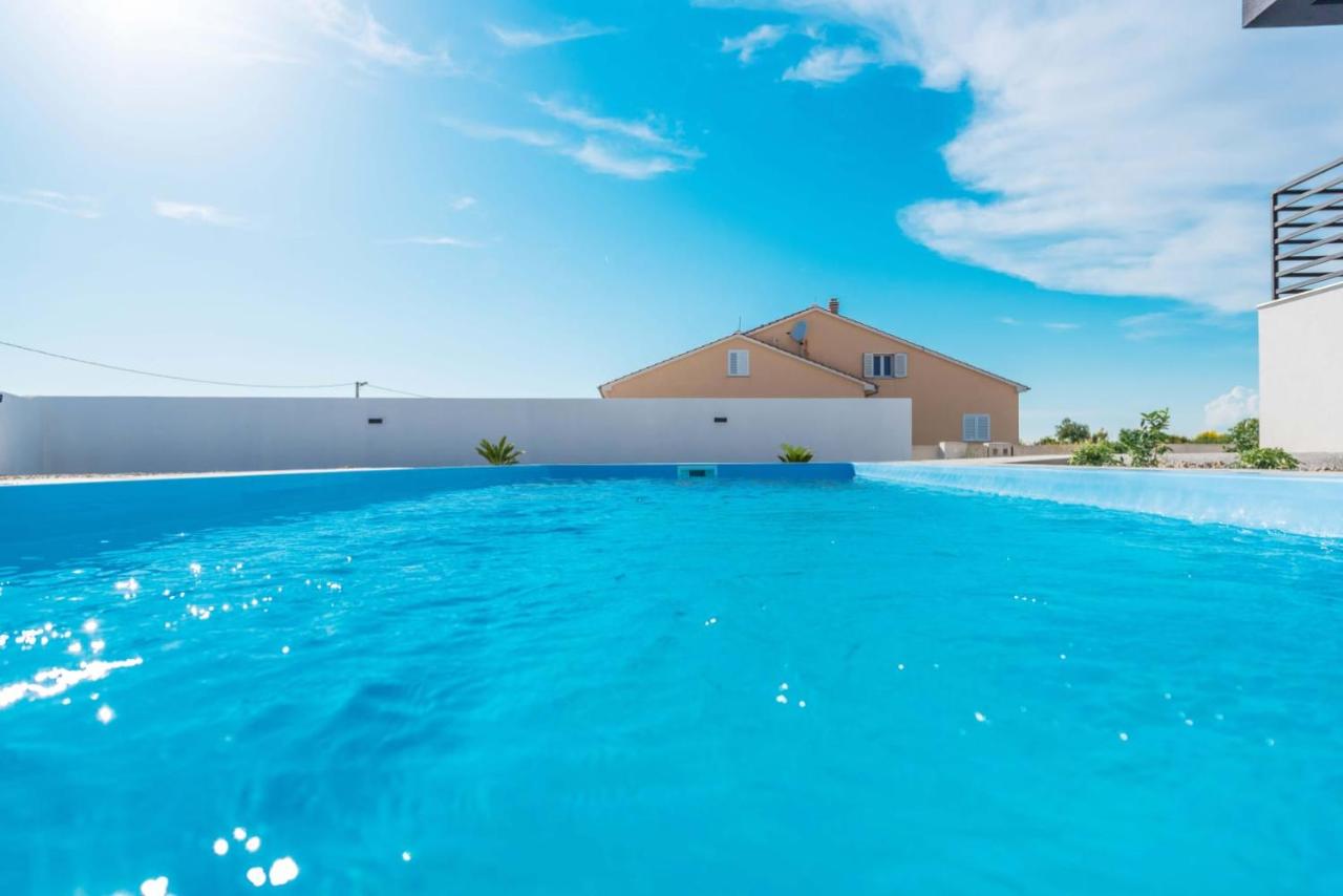 Heated swimming pool: Villa Barbara-holiday home with sea view
