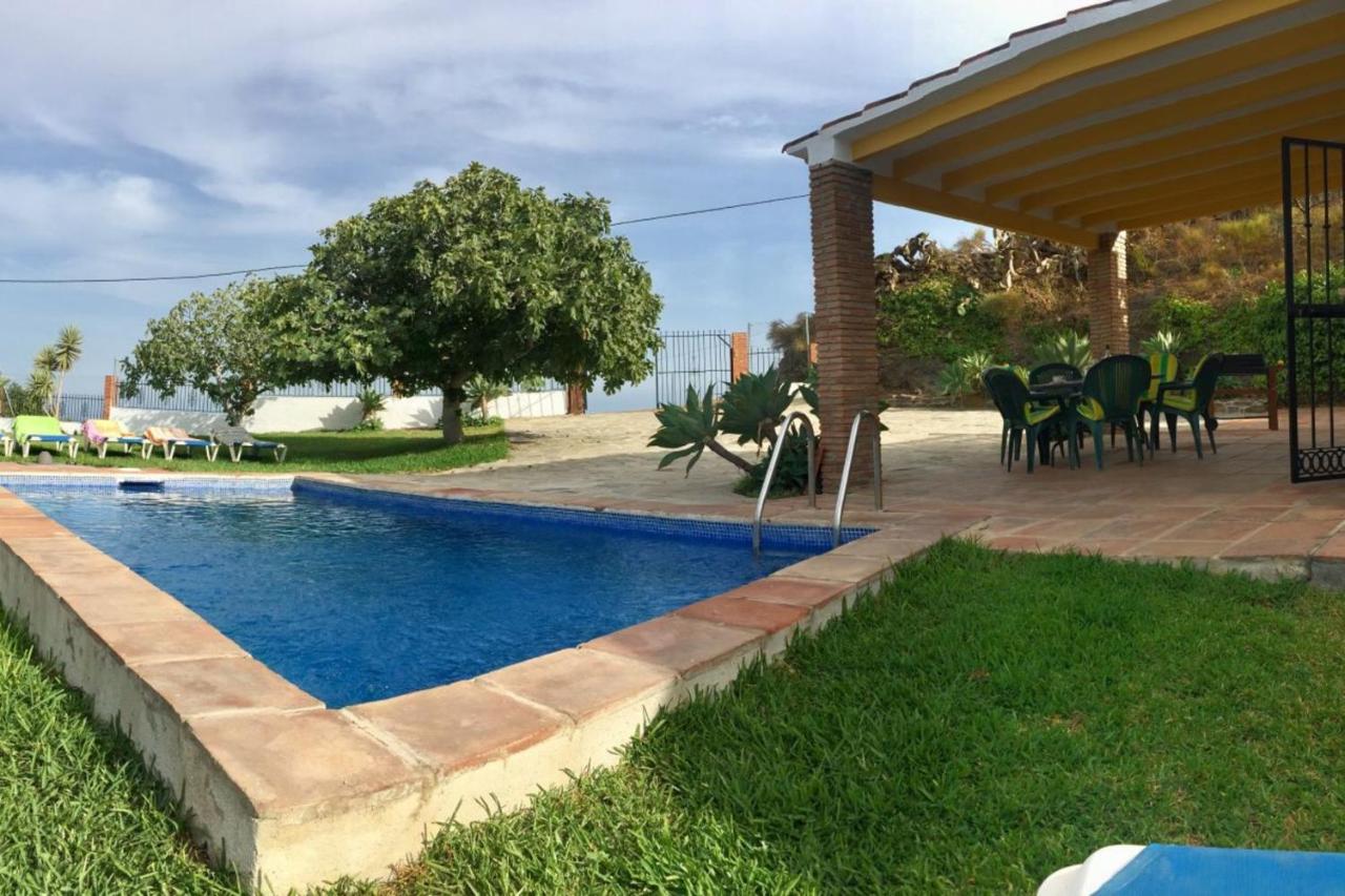 Nerja Paradise Rentals - Villa Los Girasoles, Nerja ...