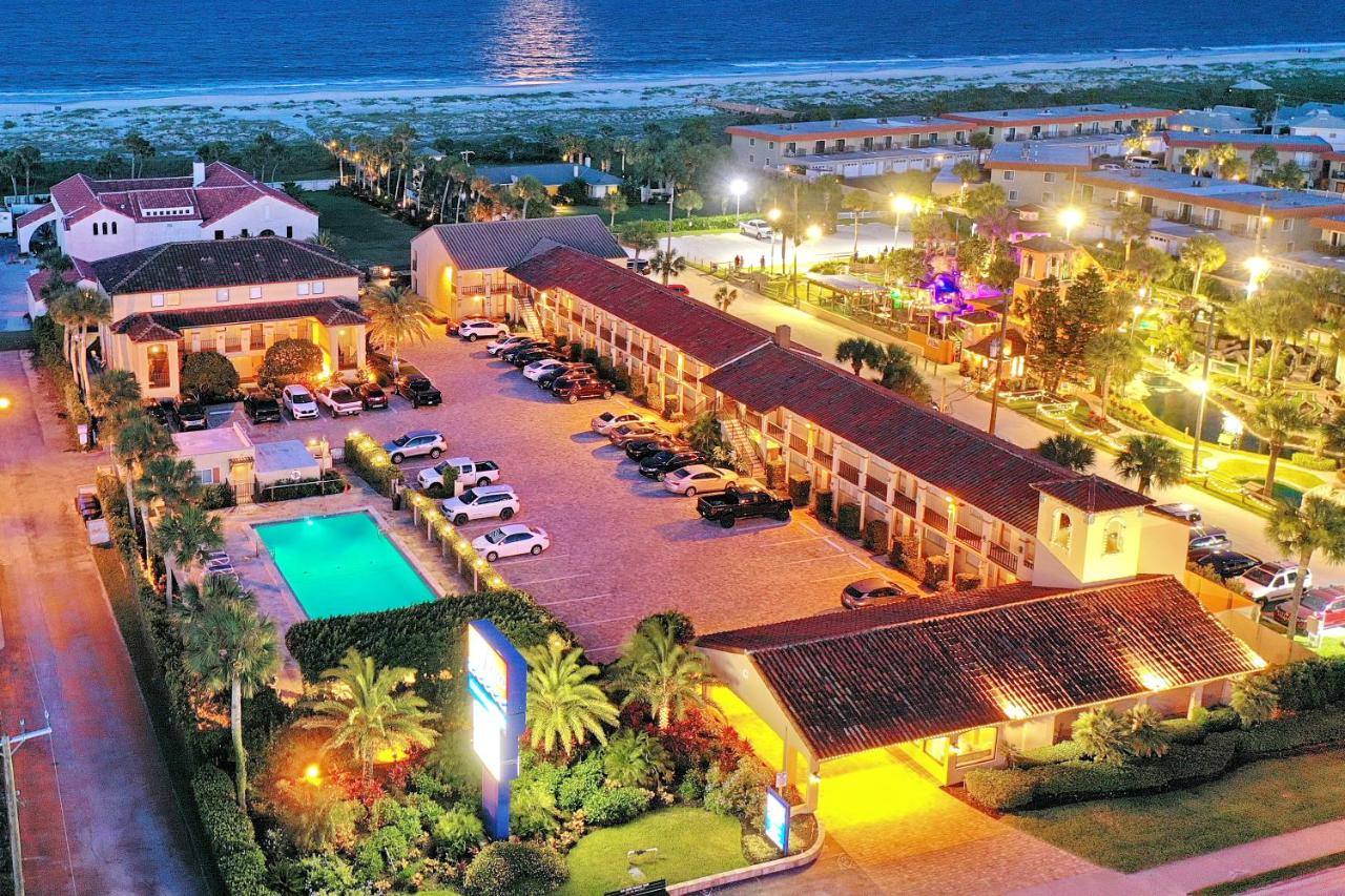 La Fiesta Ocean Inn & Suites — photo 17