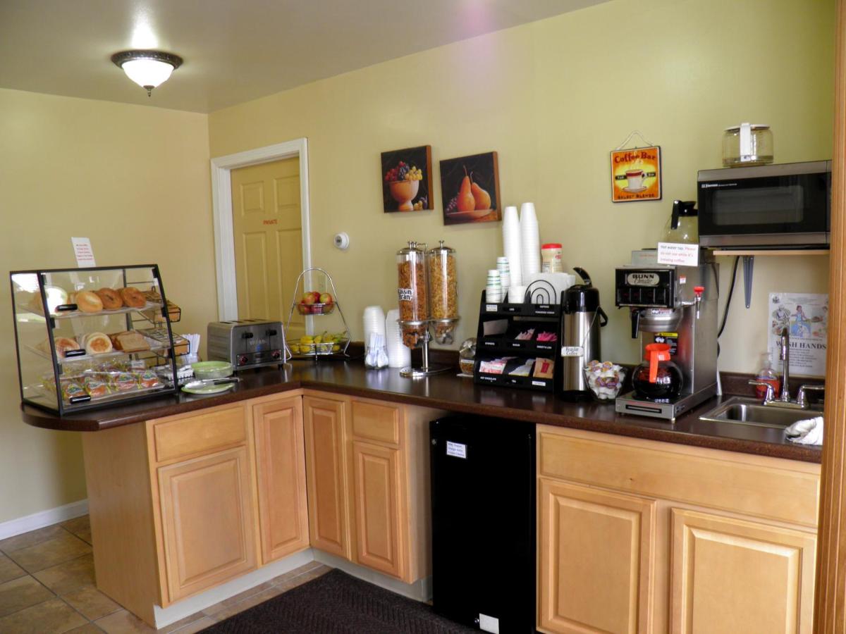 Travelers Inn — photo 9