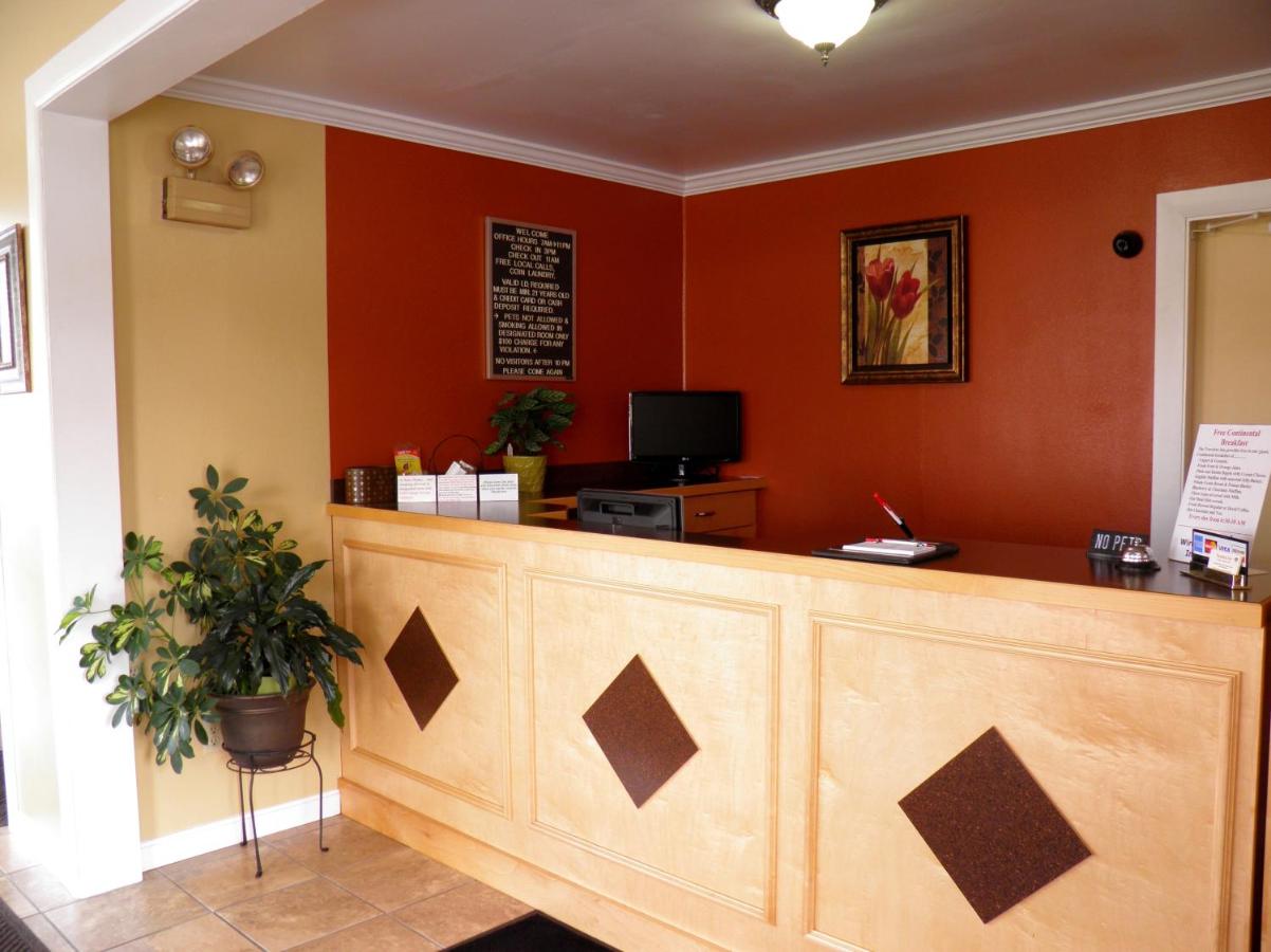 Travelers Inn — photo 12