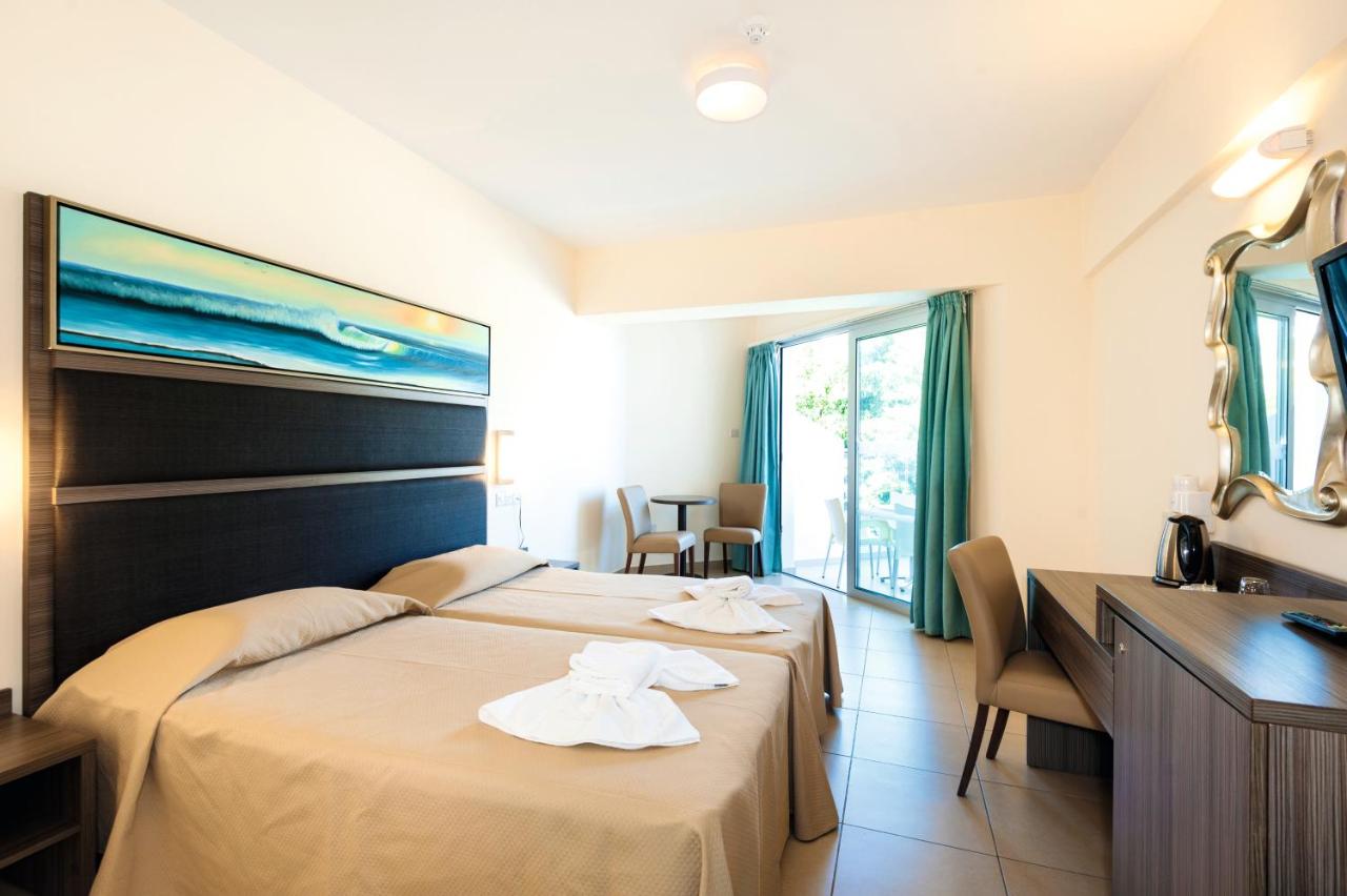 Tofinis Hotel photo