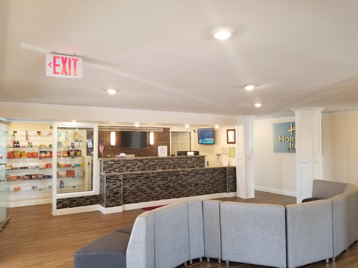 Congress Hotel and Suites — photo 18