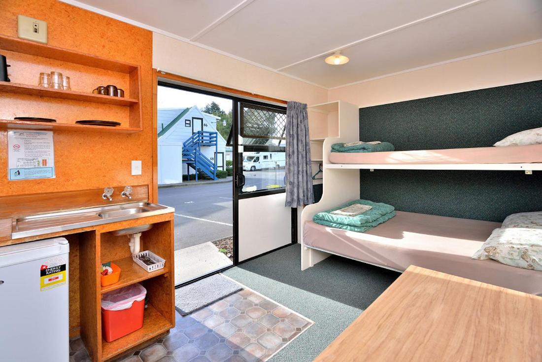 Auckland Northshore Motels & Holiday Park - Laterooms