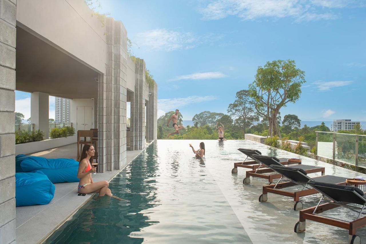 Rooftop swimming pool: X2 Pattaya Oceanphere