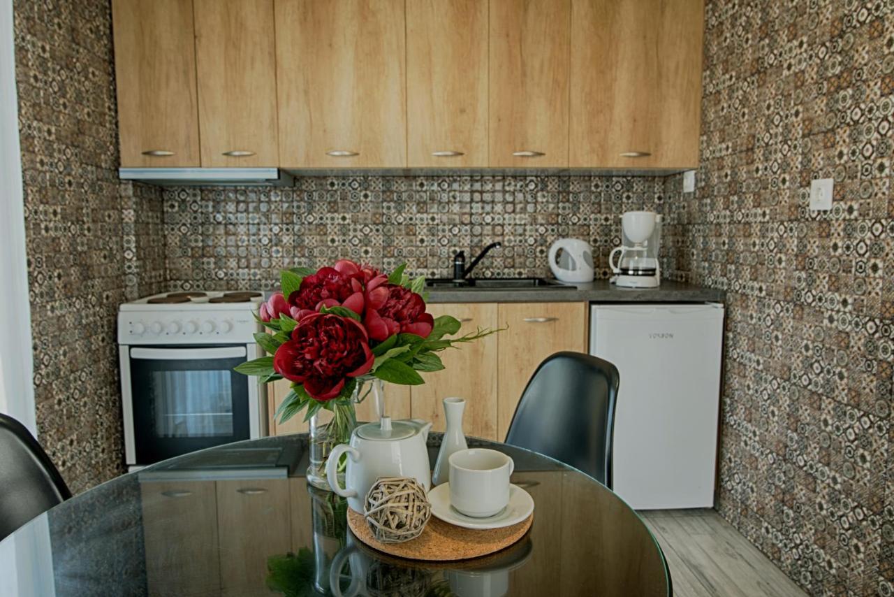 Wisteria Apartments - 5