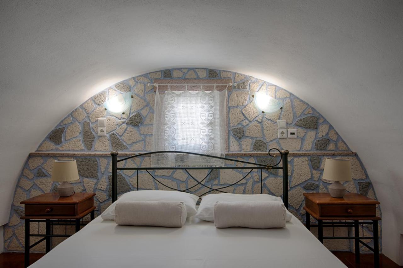 Wisteria Apartments - 3