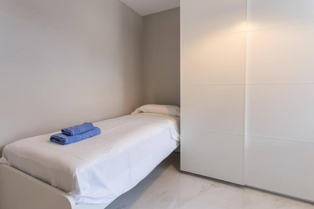 Appartement TERRACE MARBELLA BRIGHT MODERN POOLS WIFI GOLF ...