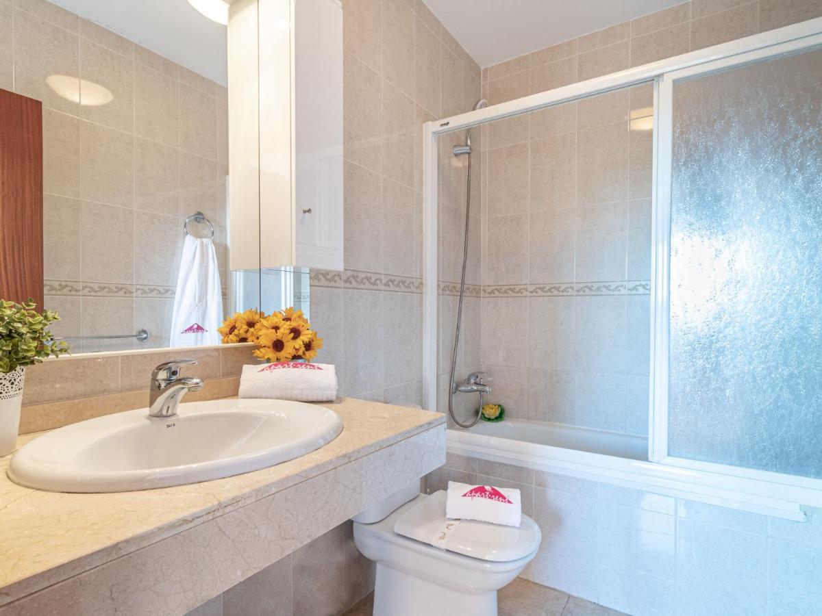 Villa Paní 108 B, Empuriabrava, Spain - Booking.com